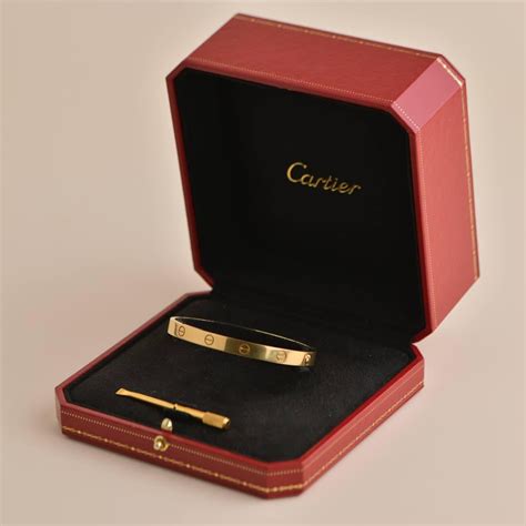 cartier bracelet 750 19 ip 6688|cartier love bracelet serial numbers.